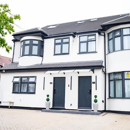 Paragraph Edmonton Palmers Green Exterior photo
