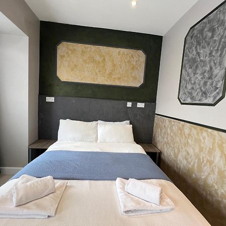 Paragraph Edmonton Palmers Green Exterior photo
