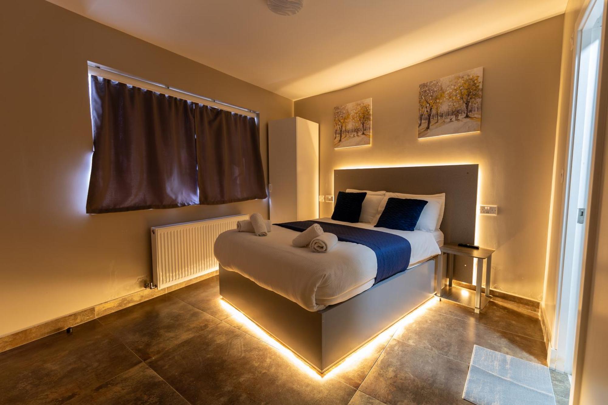 Paragraph Edmonton Palmers Green Exterior photo