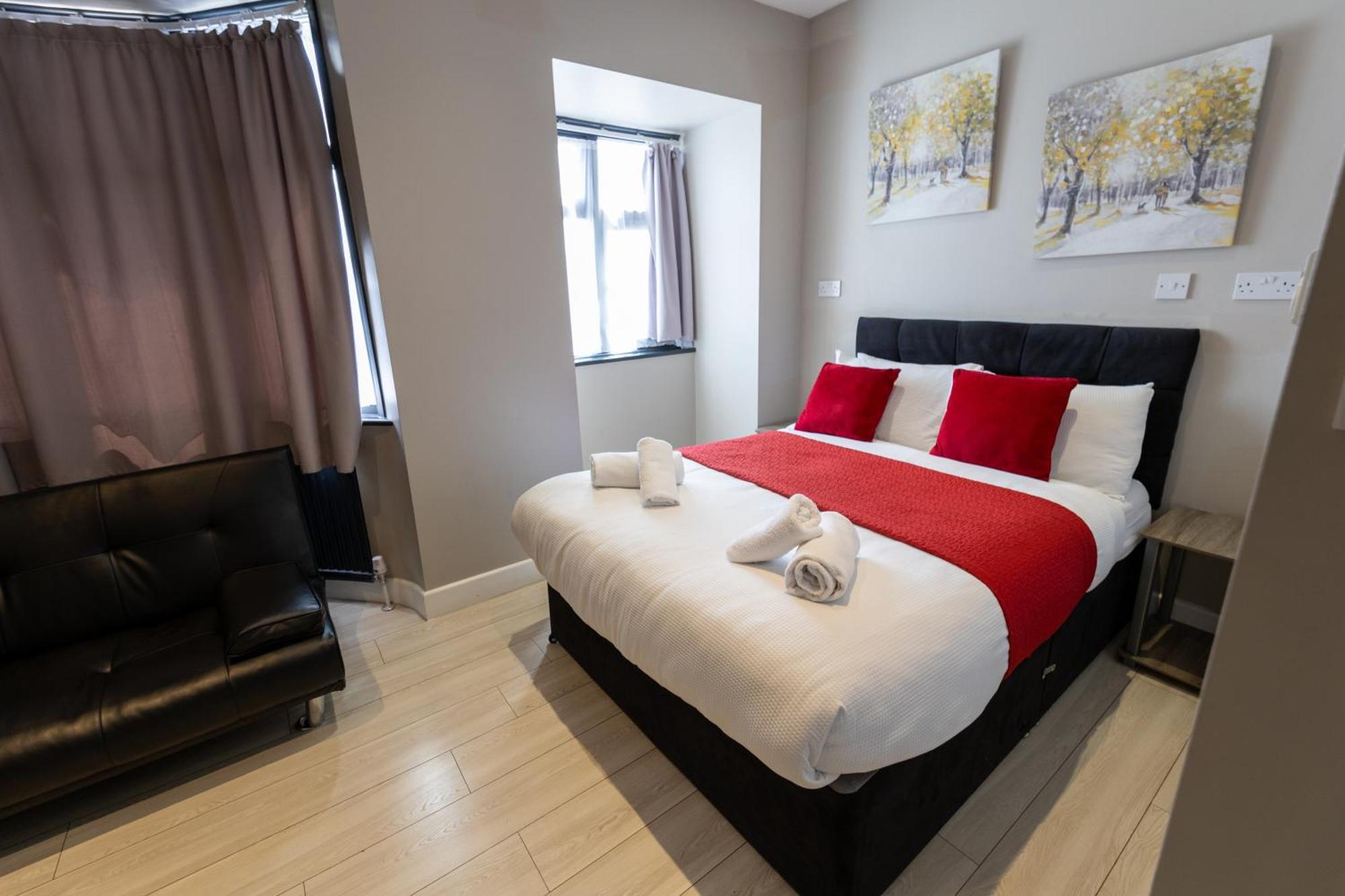 Paragraph Edmonton Palmers Green Exterior photo