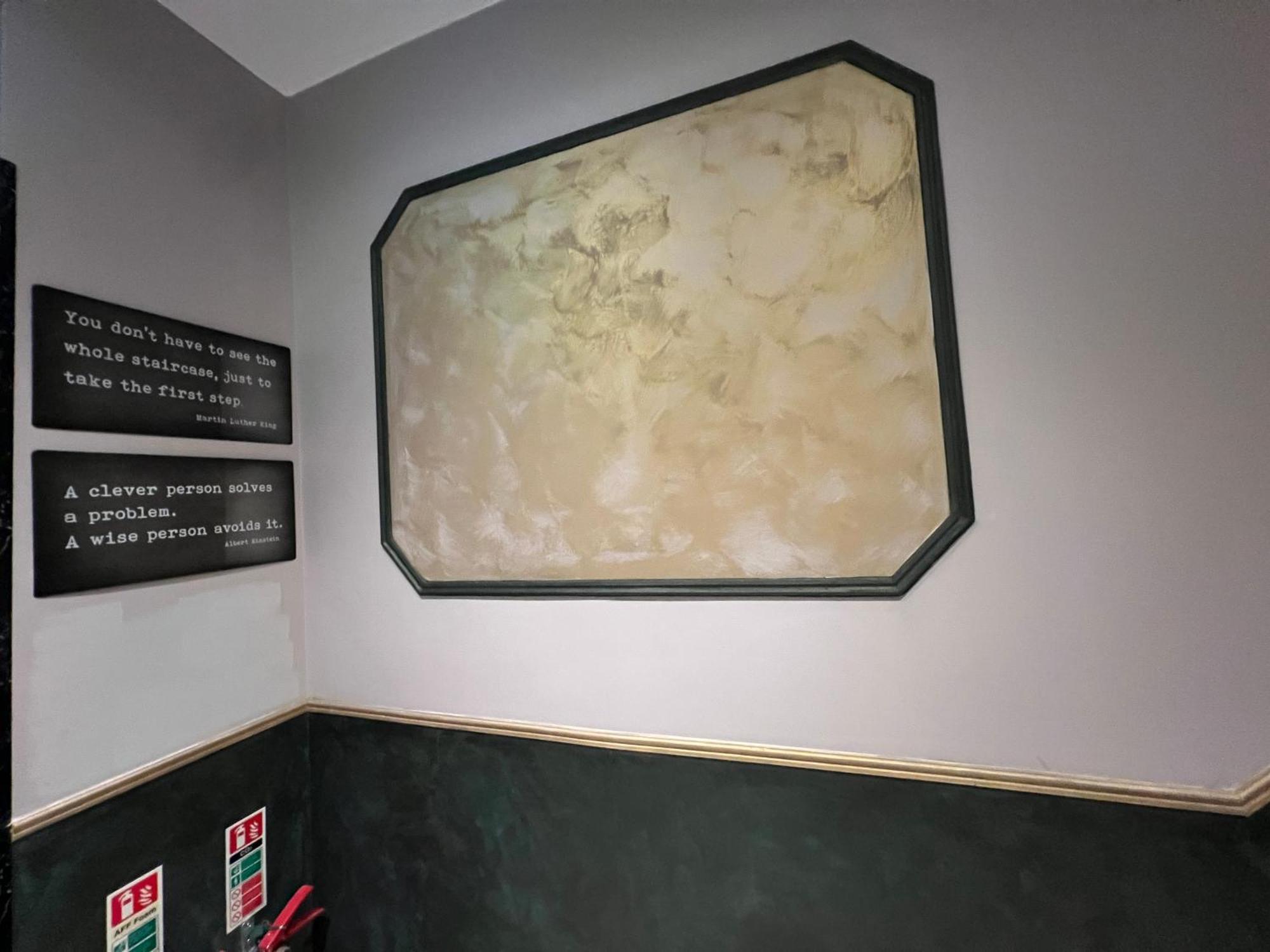 Paragraph Edmonton Palmers Green Exterior photo